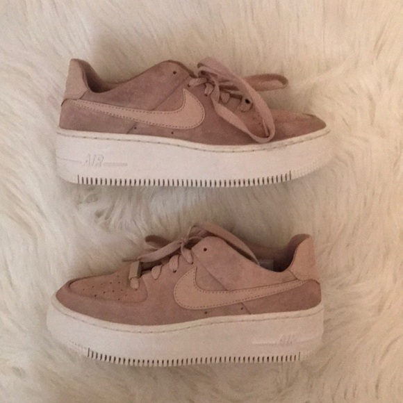 nike pink platform